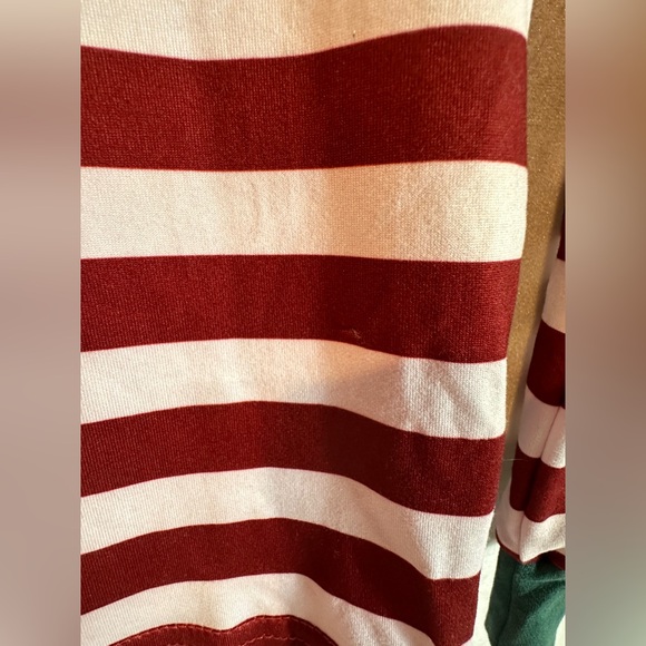 Pajama top and bottom set, red white and green for the holidays - Picture 3 of 6